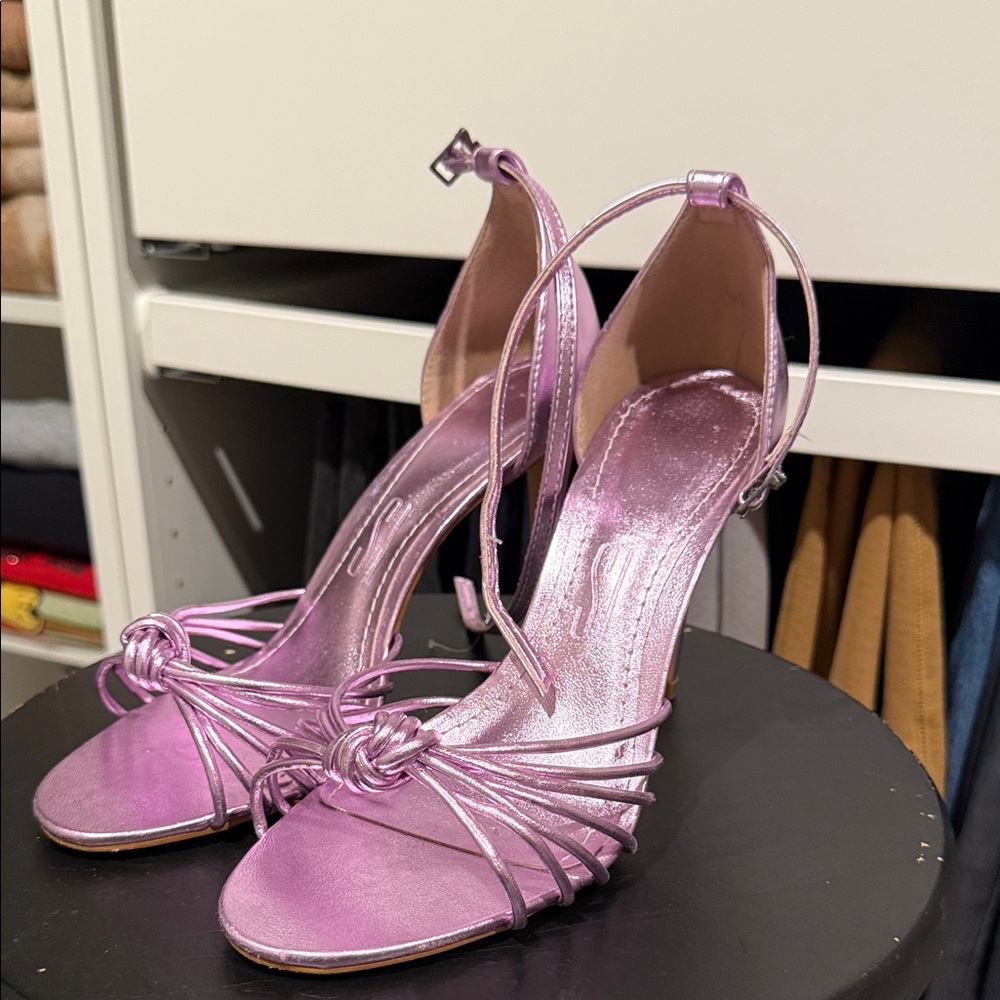 Santa Lola heels